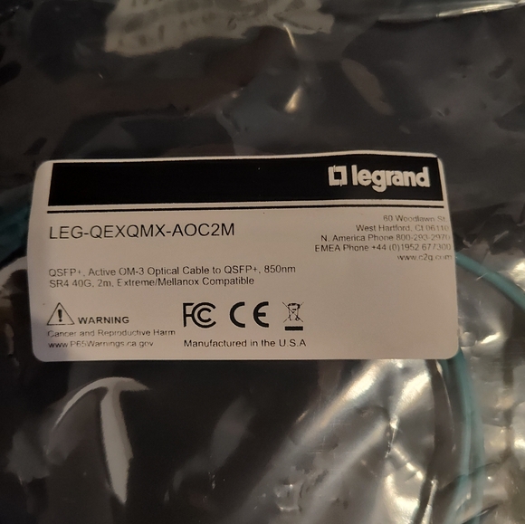 Legrand QSFP+, Active OM-3 Optical Cable to QSFP+, 850nm SR4 40G 2m - Picture 3 of 7